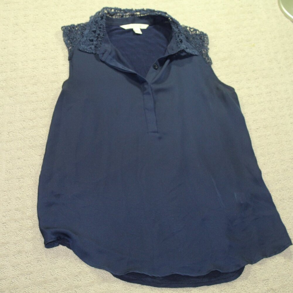 Lauren Conrad Women's M Navy Blue Sleeveless Polyester Front Rayon Back Blouse